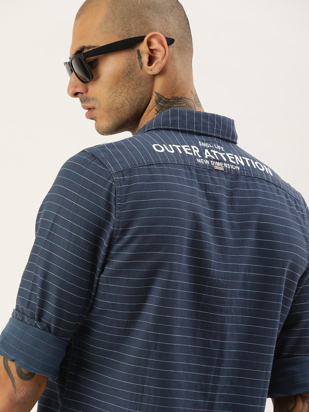 

SINGLE Men Navy Blue Slim Fit Horizontal Striped Casual Shirt