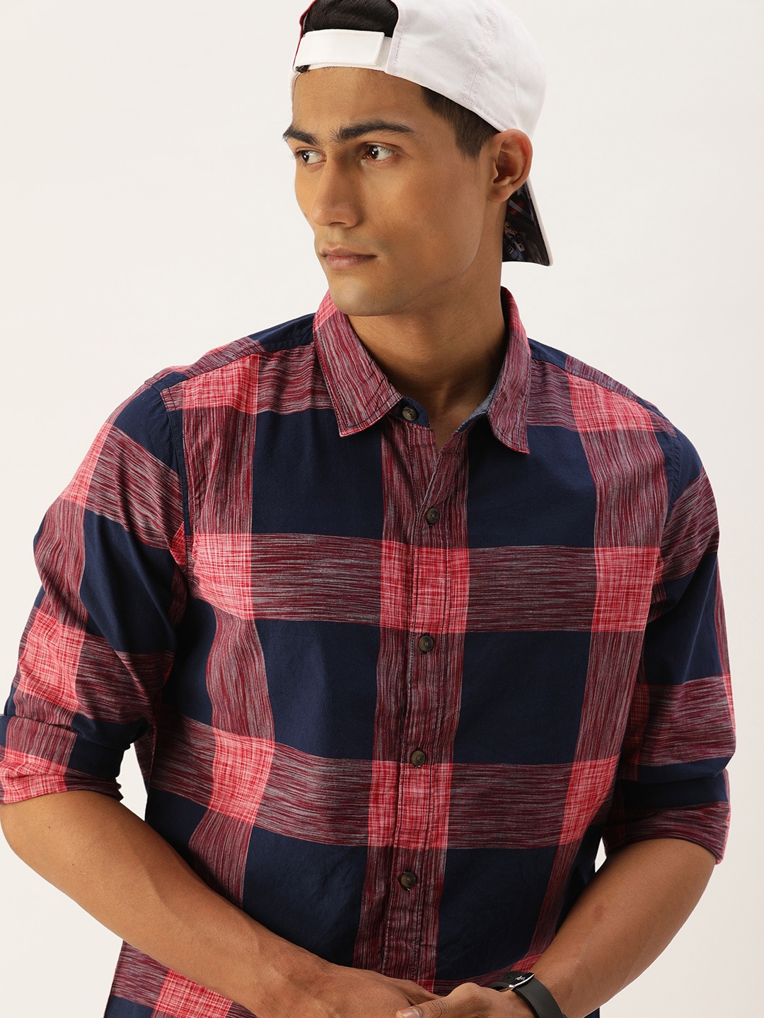 

SINGLE Men Navy Blue & Red Slim Fit Checked Opaque Casual Shirt