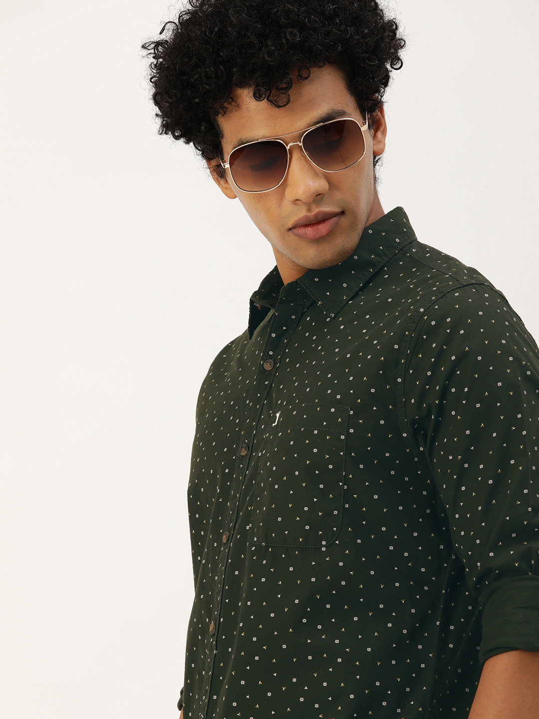 

SINGLE Men Olive Green & White Slim Fit Opaque Printed Casual Shirt