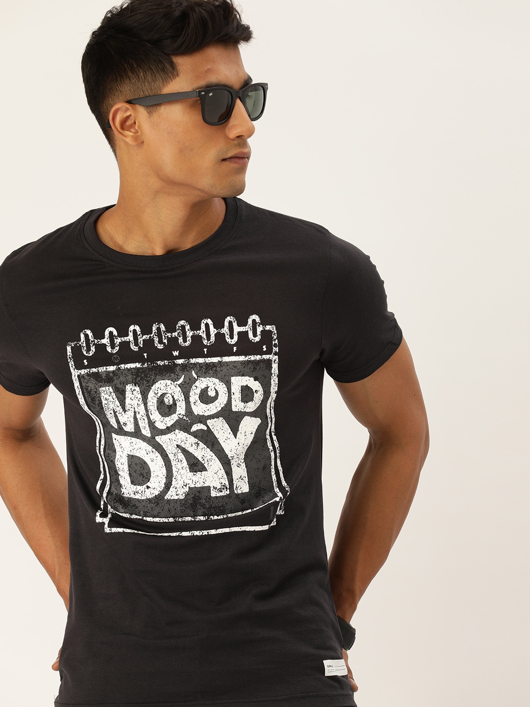 

SINGLE Men Black Typography Printed Slim Fit Pure Cotton T-shirt