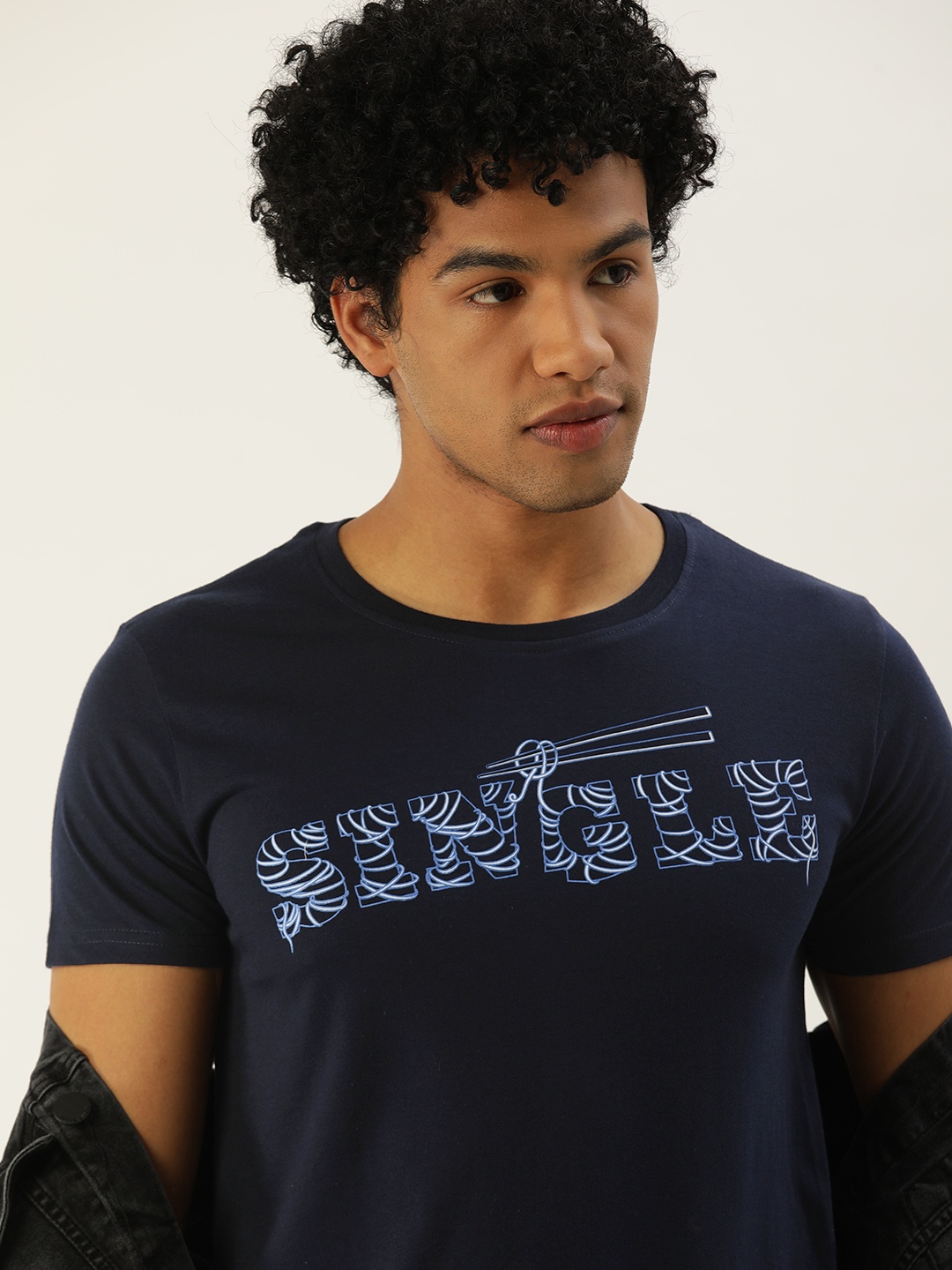 

SINGLE Men Navy Blue Solid Round Neck Slim Fit T-shirt With Blue Typography