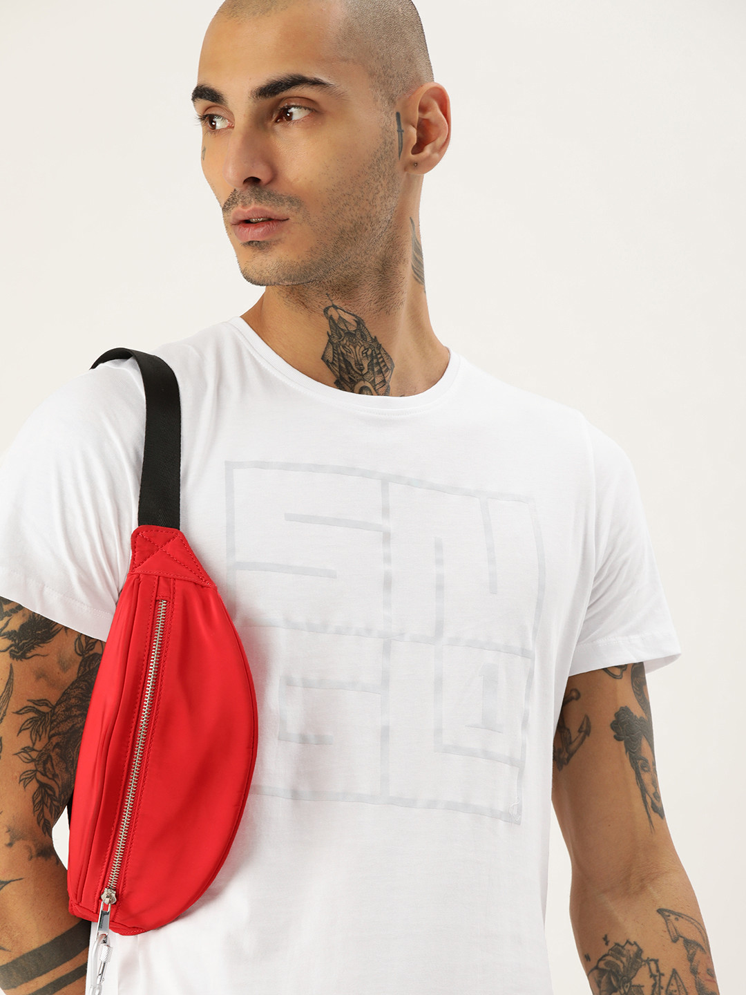 

SINGLE Men White Brand Logo Printed Pure Cotton Slim Fit Pure Cotton T-shirt