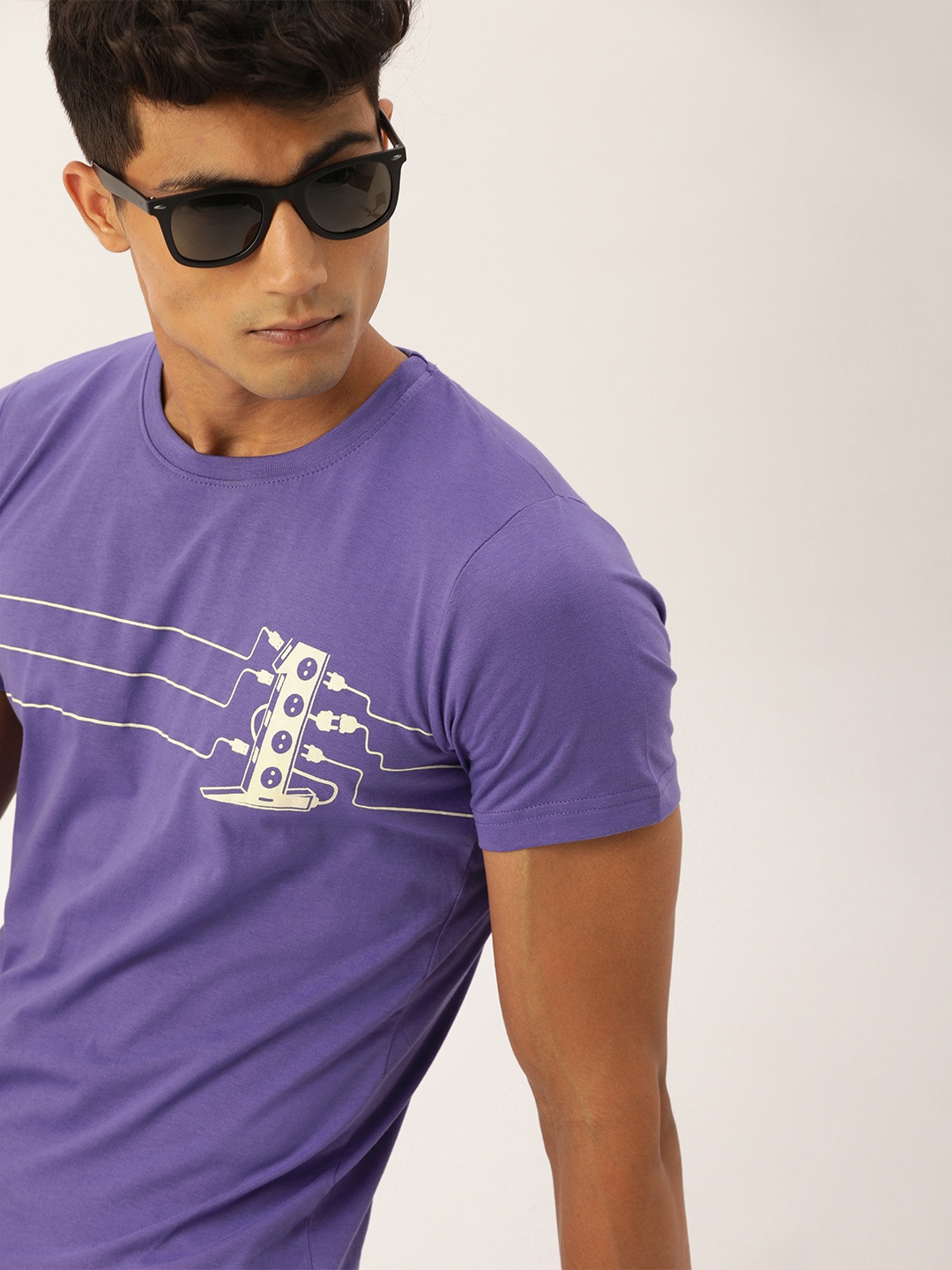

SINGLE Men Purple Printed Slim Fit Pure Cotton T-shirt