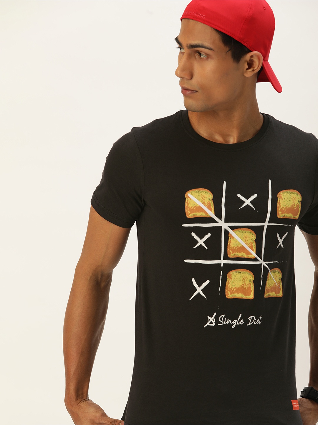 

SINGLE Men Black Printed Pure Cotton Slim Fit T-shirt