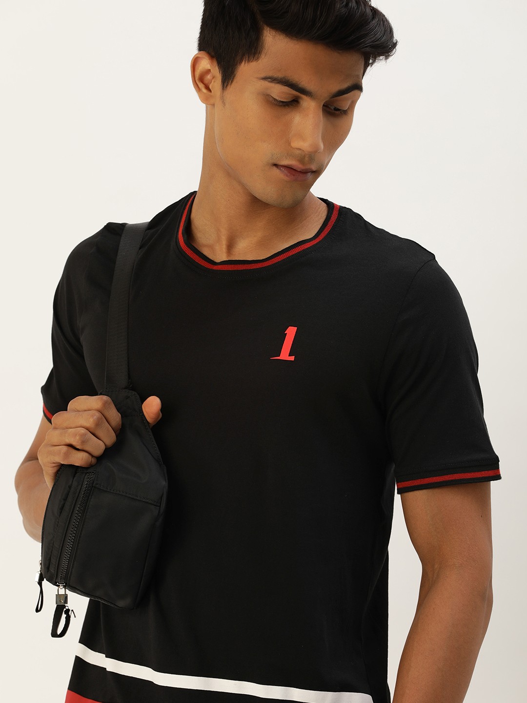 

SINGLE Men Black Striped T-shirt