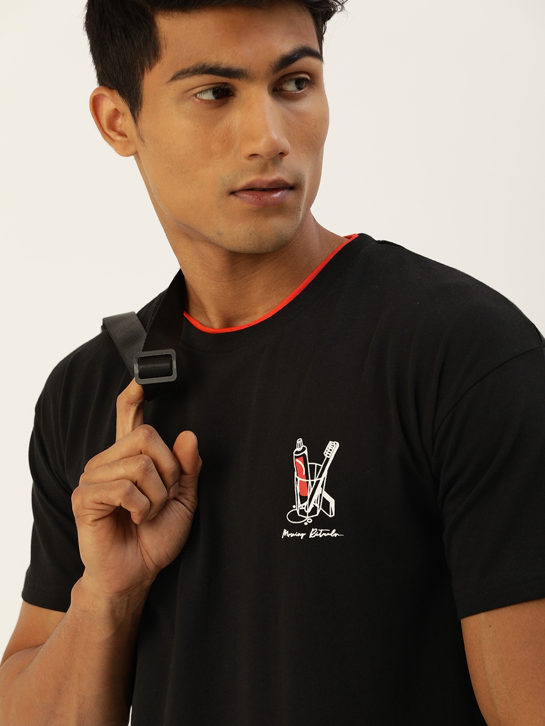 

SINGLE Men Black Solid Boxy Round Neck Pure Cotton T-shirt