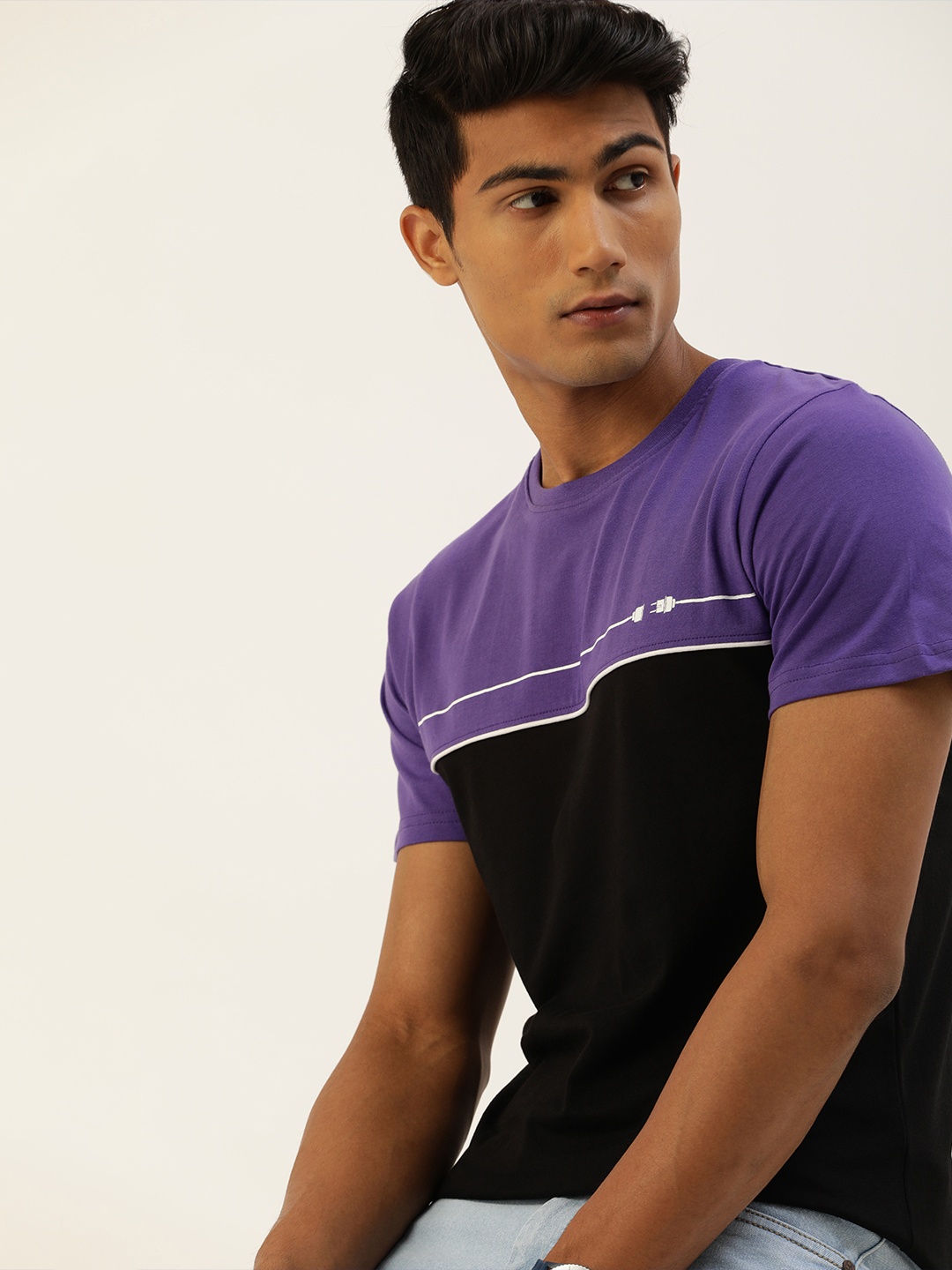 

SINGLE Men Purple & Black Colourblocked Slim Fit Round Neck Pure Cotton T-shirt