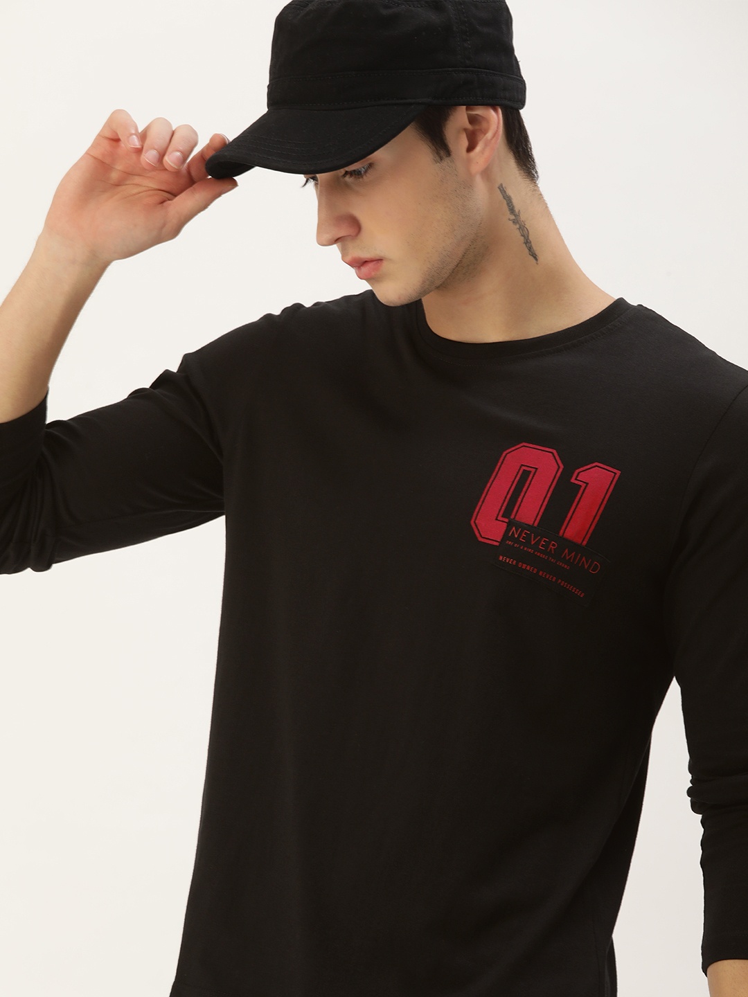 

SINGLE Men Black Varsity Printed Round Neck Pure Cotton T-shirt, Grey