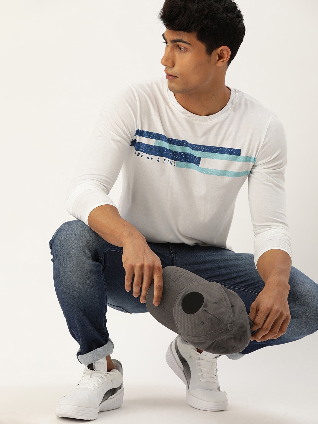 

SINGLE Men White & Blue Typography Printed Slim Fit T-shirt