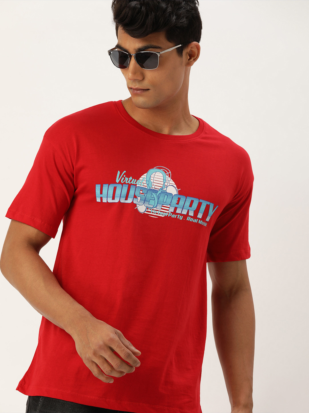 

SINGLE Men Red & Blue Typography Printed Slim Fit Pure Cotton T-shirt
