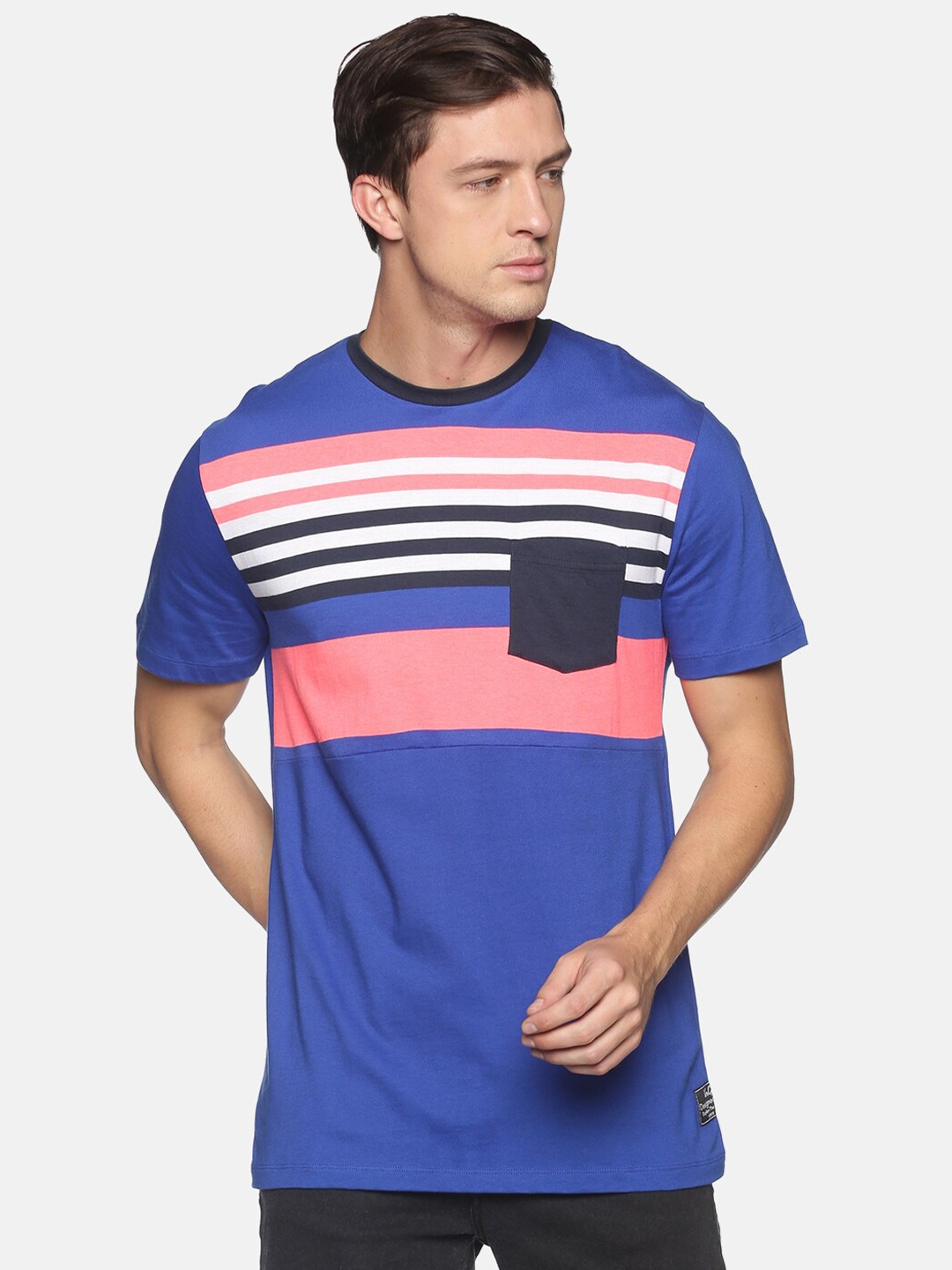 

UrGear Men Blue & Pink Striped Pockets T-shirt