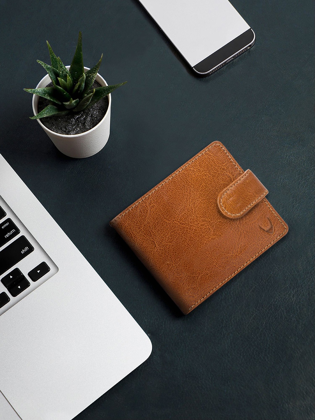 

Hidesign Men Tan Textured Leather Two Fold Wallet