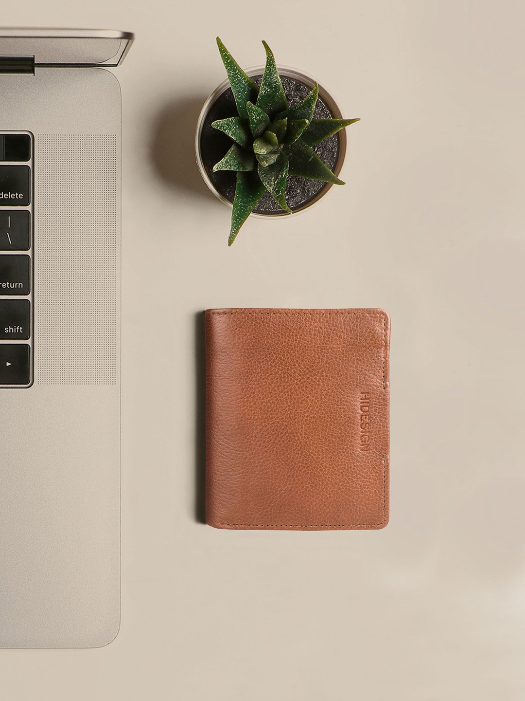 

Hidesign Men Tan Leather Two Fold Wallet