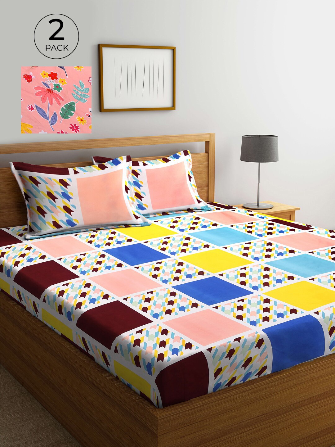 

KLOTTHE White & Peach-Coloured Geometric 210 TC 2 King Bedsheet with 4 Pillow Covers