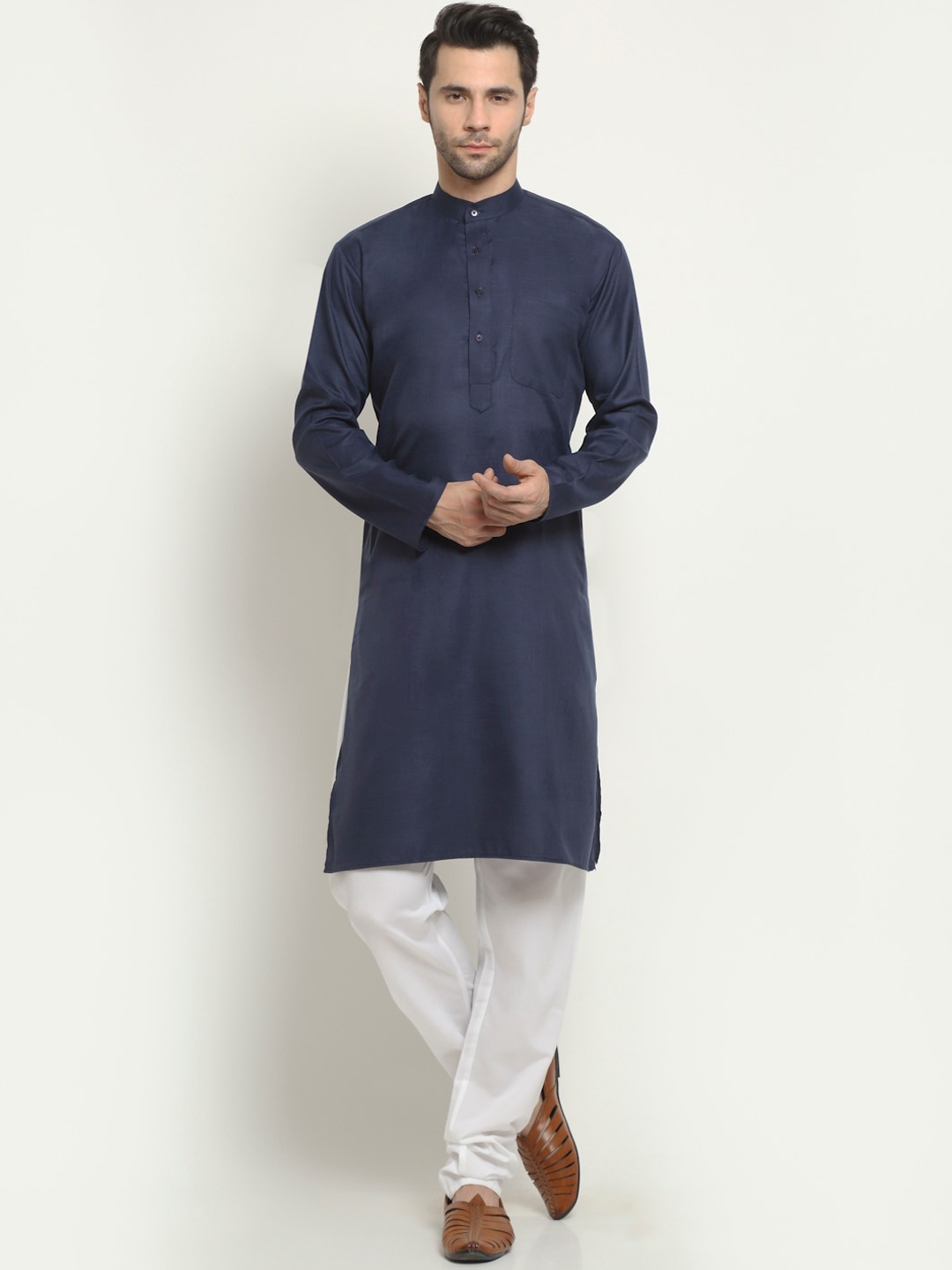 

NEUDIS Men Navy Blue & White Regular Pure Cotton Kurta with Churidar