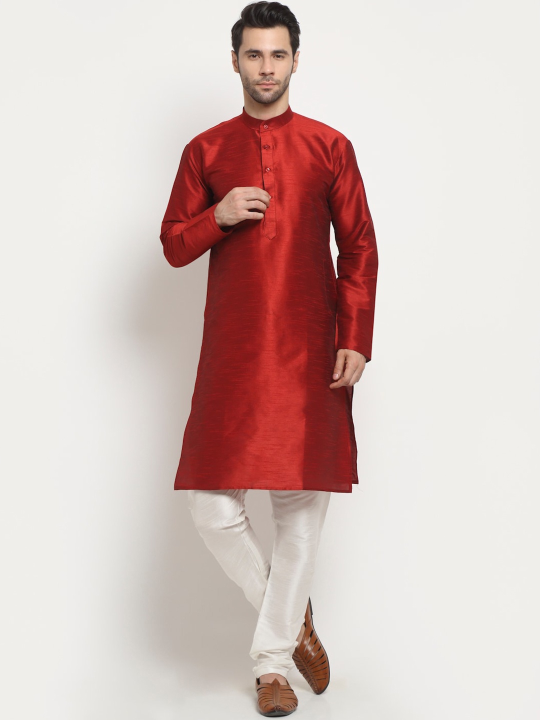 

NEUDIS Men Maroon Solid Dupion Silk Kurta
