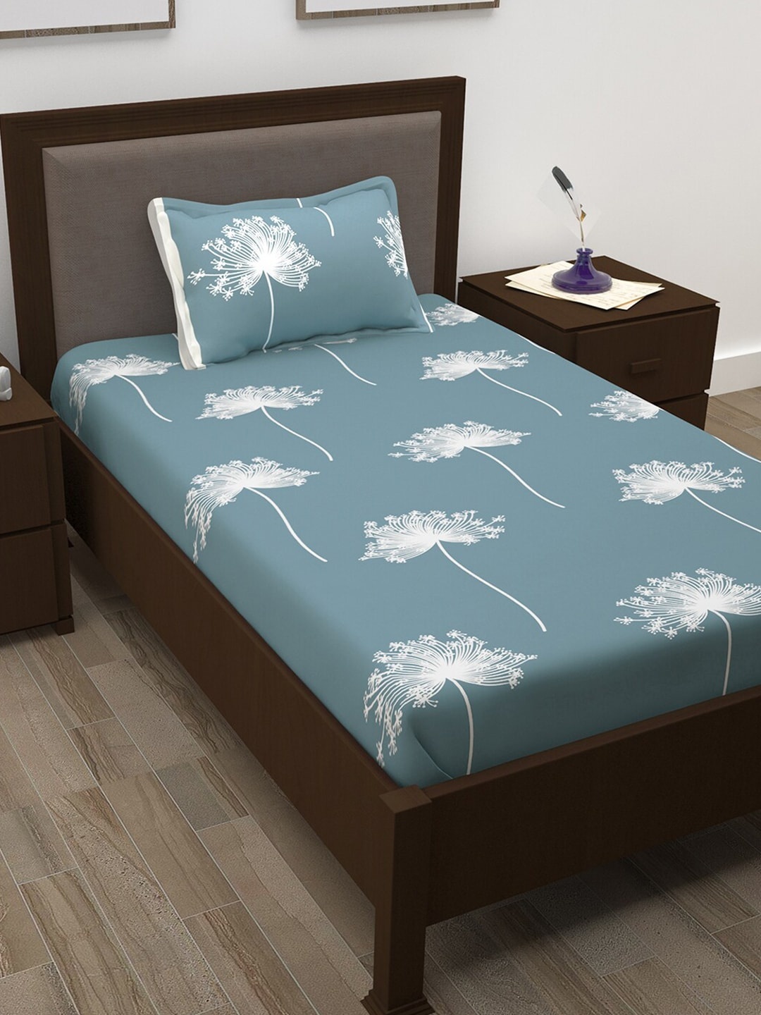 

Story@home Blue & White Floral 208 TC Single Bedsheet with 1 Pillow Covers