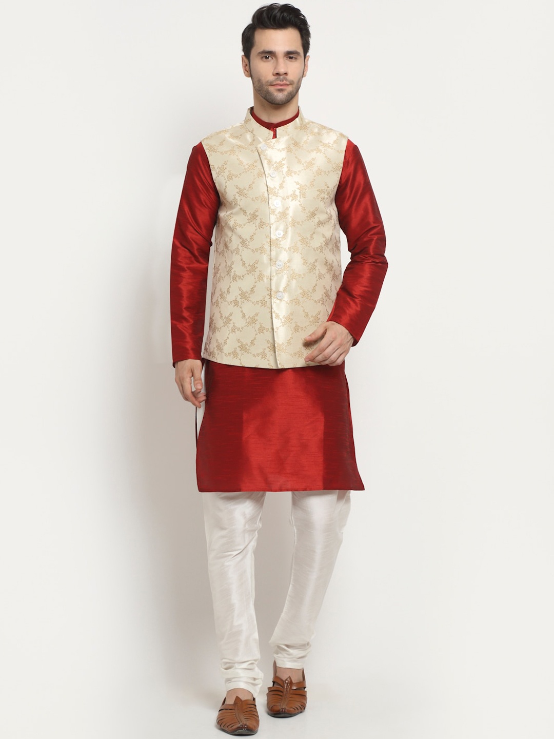 

NEUDIS Men Maroon Regular Dupion Silk Kurta with Churidar with Nehru jacket