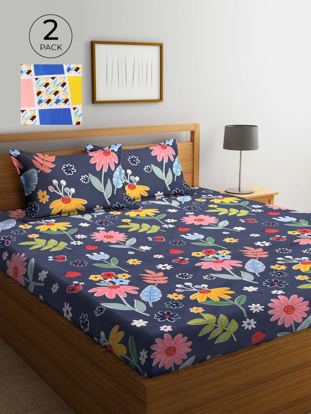 

KLOTTHE Blue & White Geometric 210 TC 2 King Bedsheet with 4 Pillow Covers
