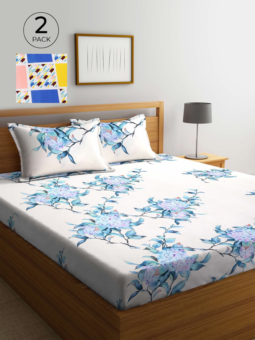 

KLOTTHE White & Blue Geometric 210 TC 2 King Bedsheet with 4 Pillow Covers