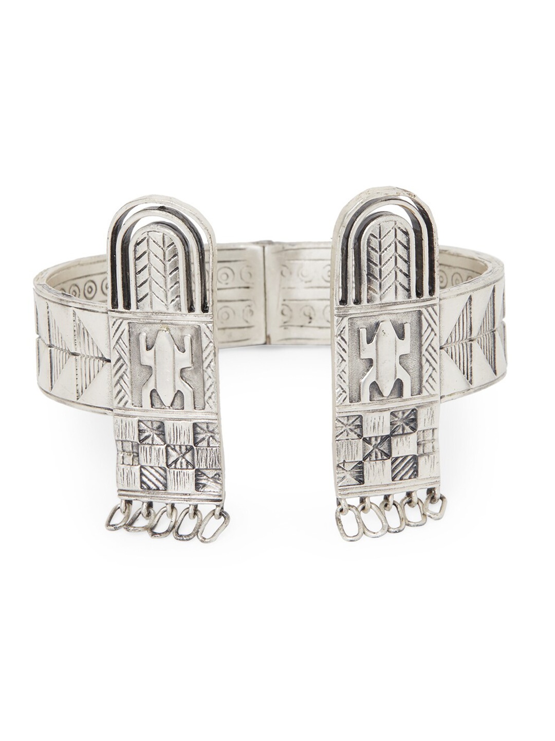 

Masaba Women Silver-Toned & Black Silver-Plated Oxidised Cuff Bracelet