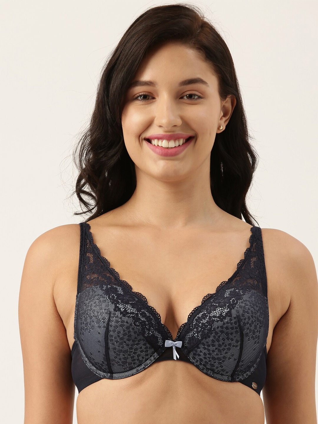 

Enamor Woman Blue Kissing Cleavage Enhancer Push-Up Padded and Wired Bra- EBFGIF067LBE32B