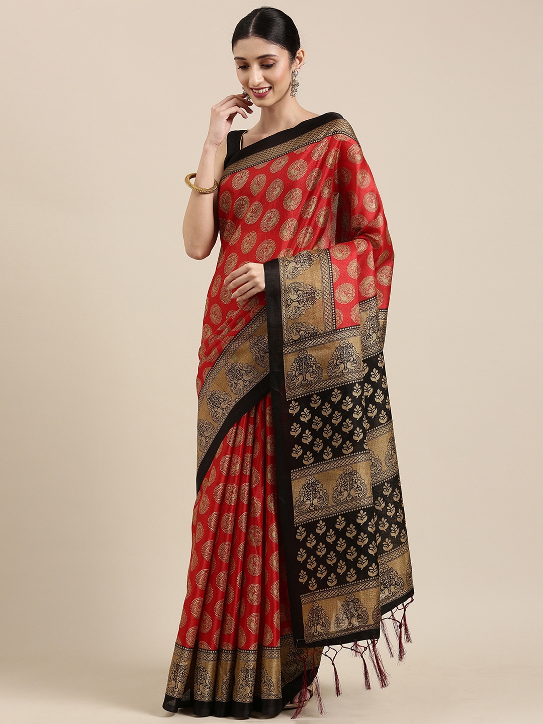 

SANGAM PRINTS Red & Black Ethnic Motifs Art Silk Saree