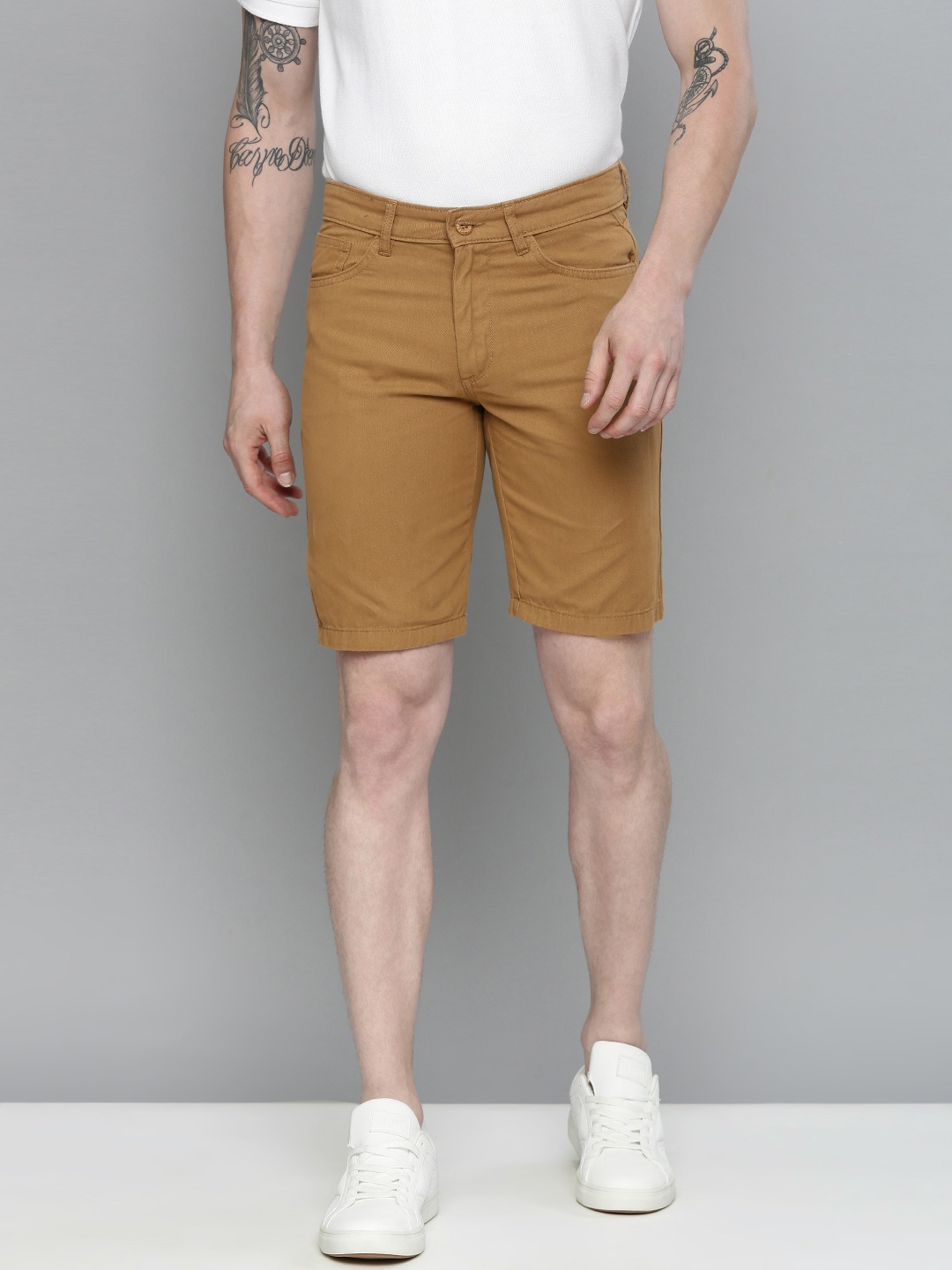 

The Indian Garage Co Men Khaki Slim Fit Chino Shorts