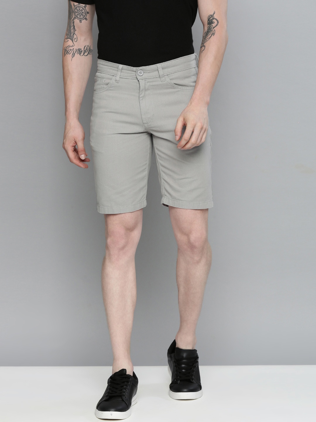 

The Indian Garage Co Men Grey Slim Fit Chino Shorts