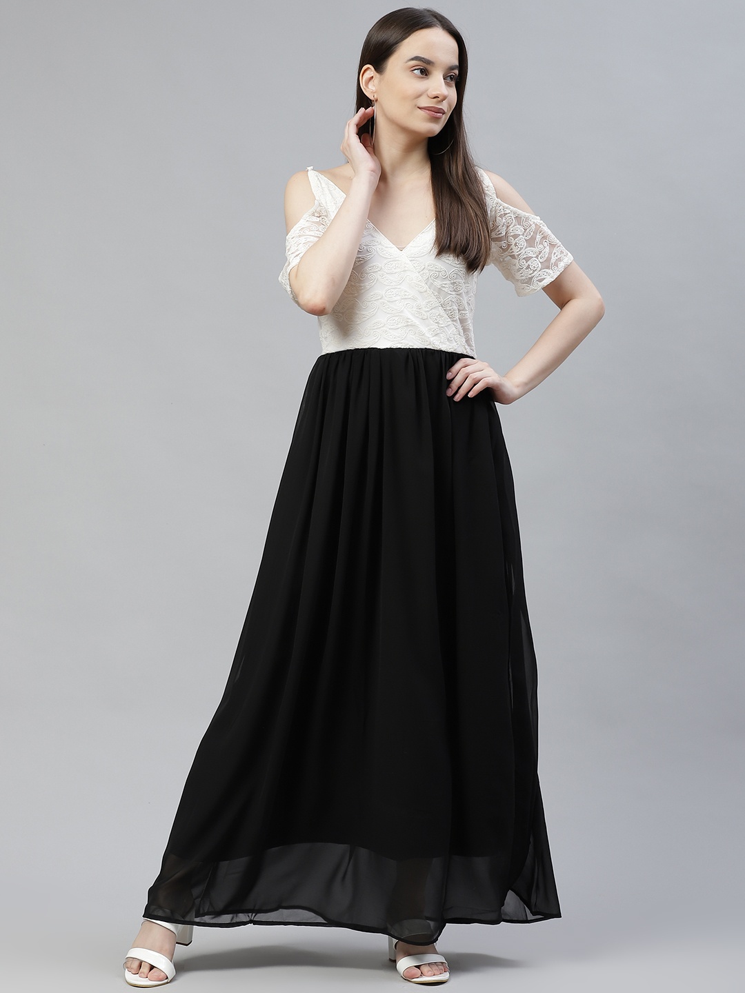 

RIVI White & Black Georgette Maxi Dress
