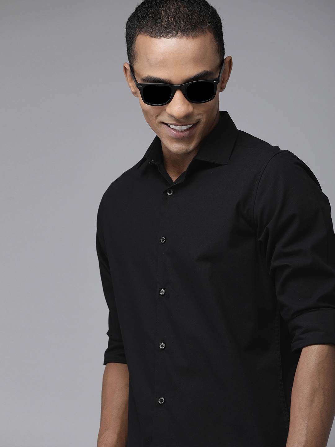 

THE BEAR HOUSE Men Black Solid Formal Shirt