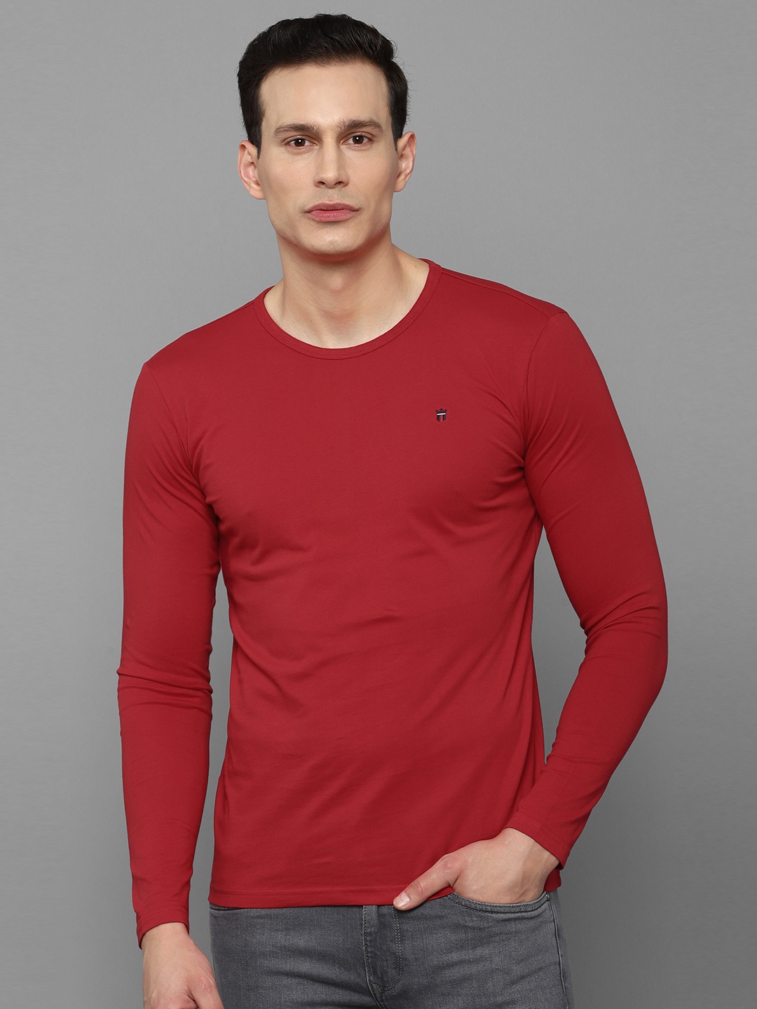 

Louis Philippe Jeans Men Red Solid Pure Cotton T-shirt