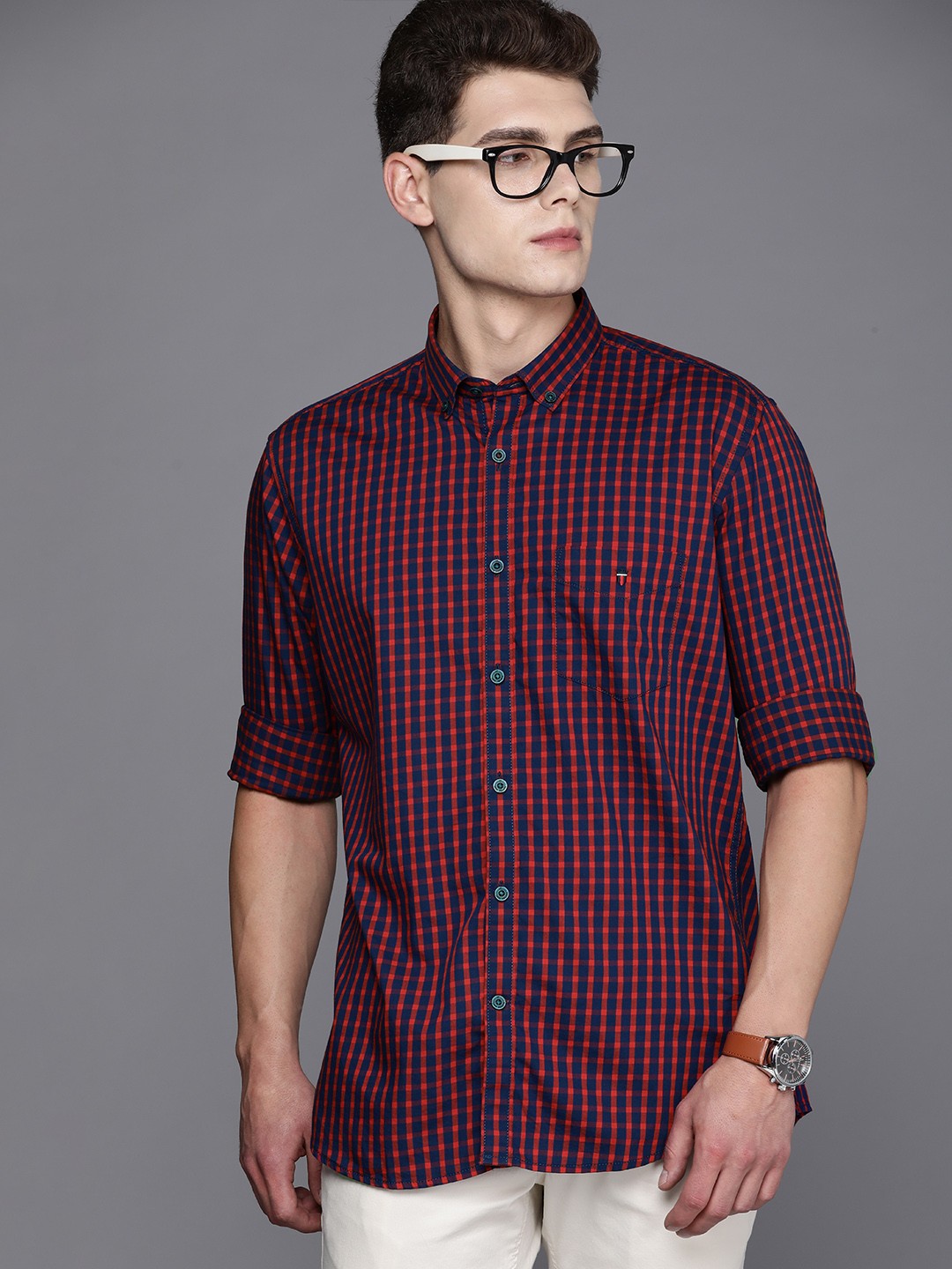 

Louis Philippe Sport Men Red & Navy Blue Pure Cotton Slim Fit Checked Smart Casual Shirt