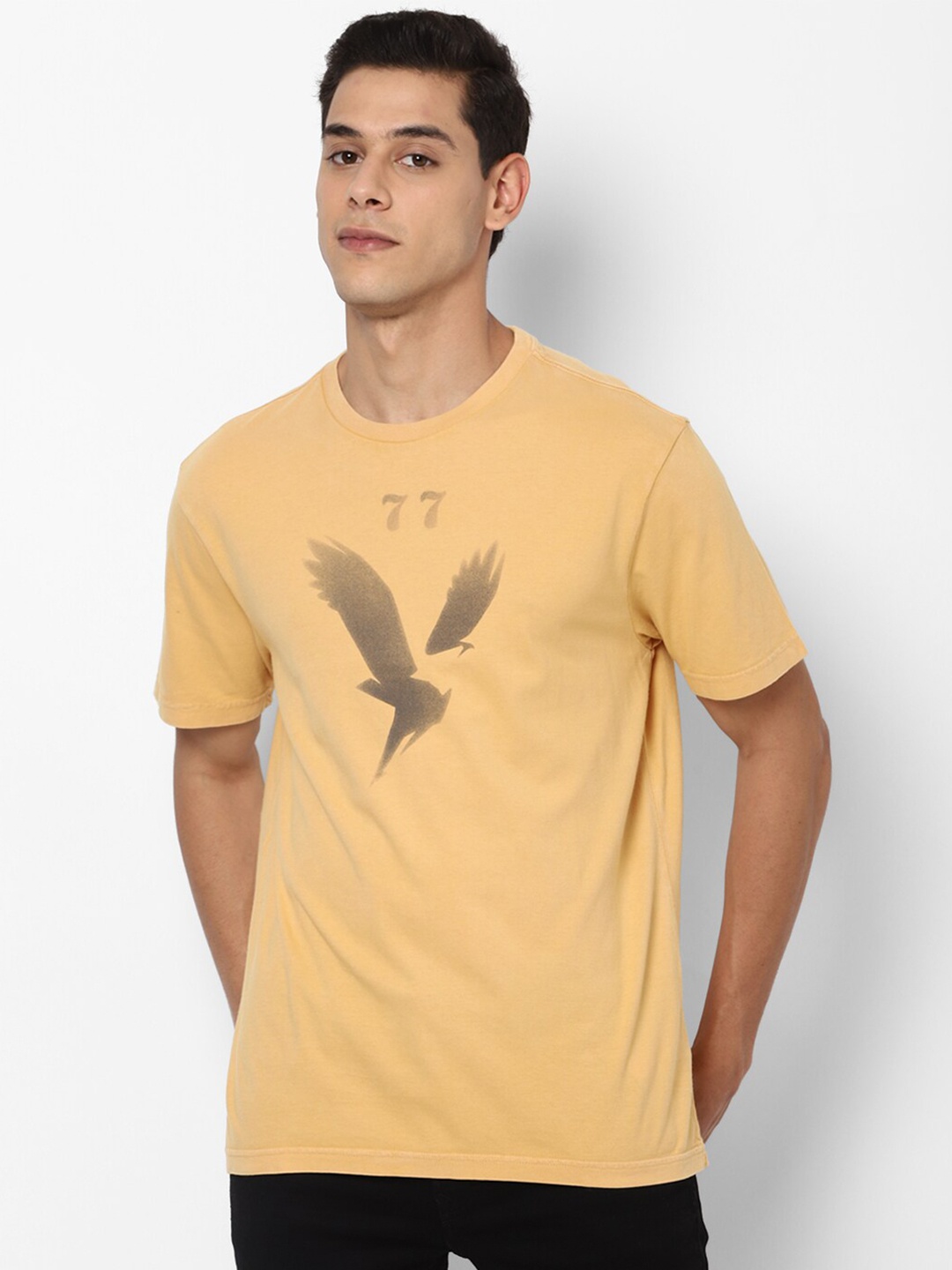 

AMERICAN EAGLE OUTFITTERS Men Yellow Graphic Printed Cotton Pure Cotton T-shirt