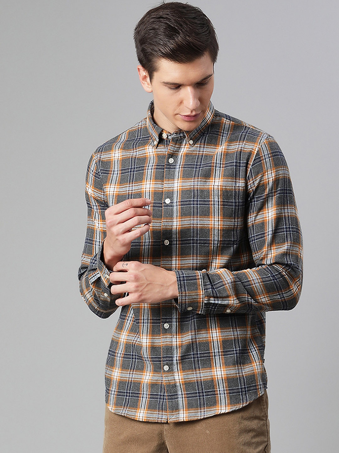 

Matinique Men Yellow & Grey Tartan Checks Opaque Checked Casual Shirt
