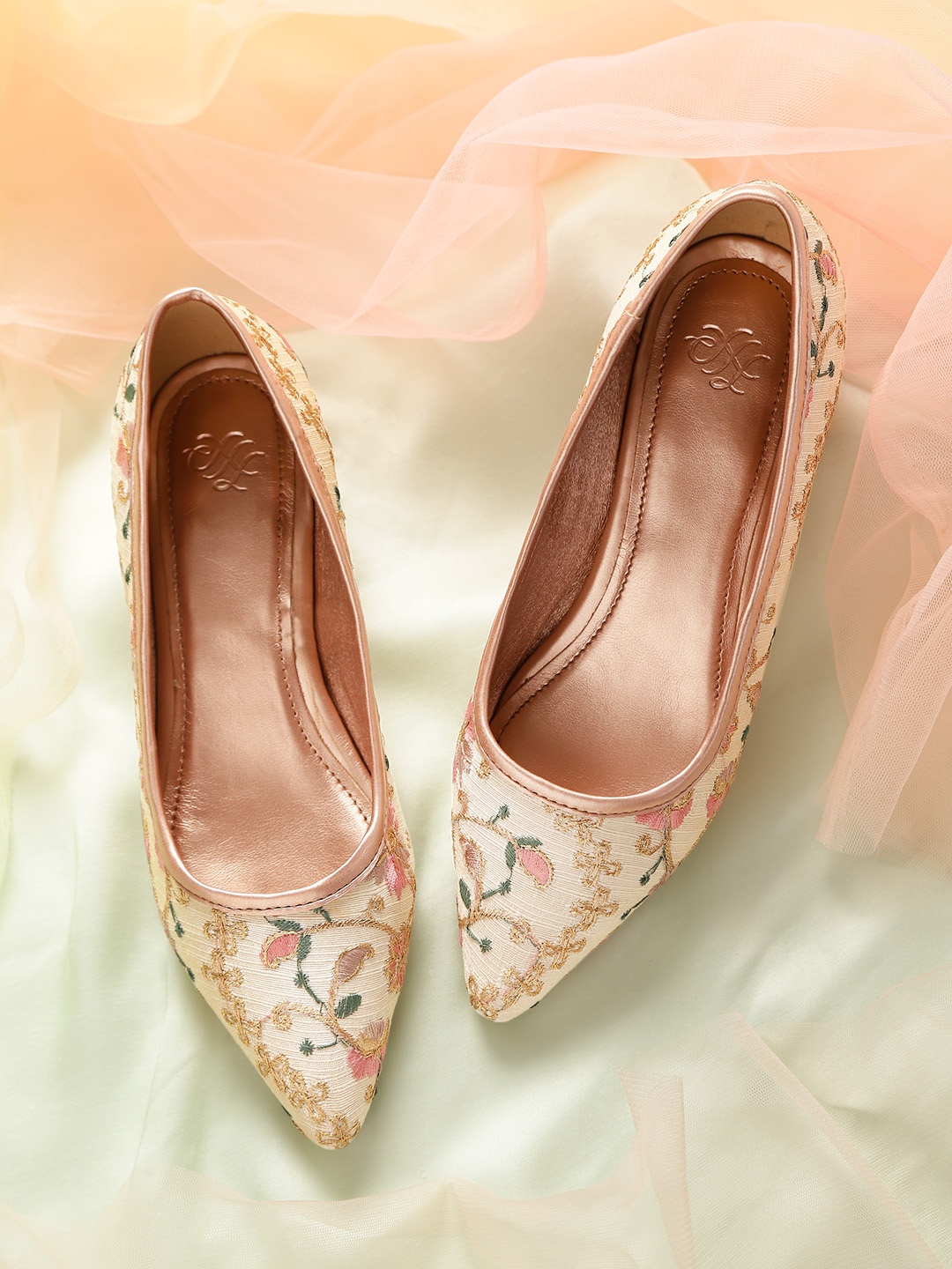 

House of Pataudi Women Cream-Coloured & Pink Floral Embroidered Ballerinas