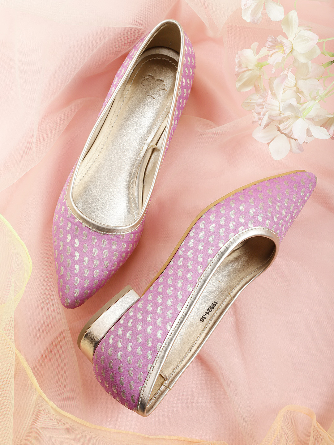 

House of Pataudi Women Purple & Gold-Toned Woven Design Ballerinas