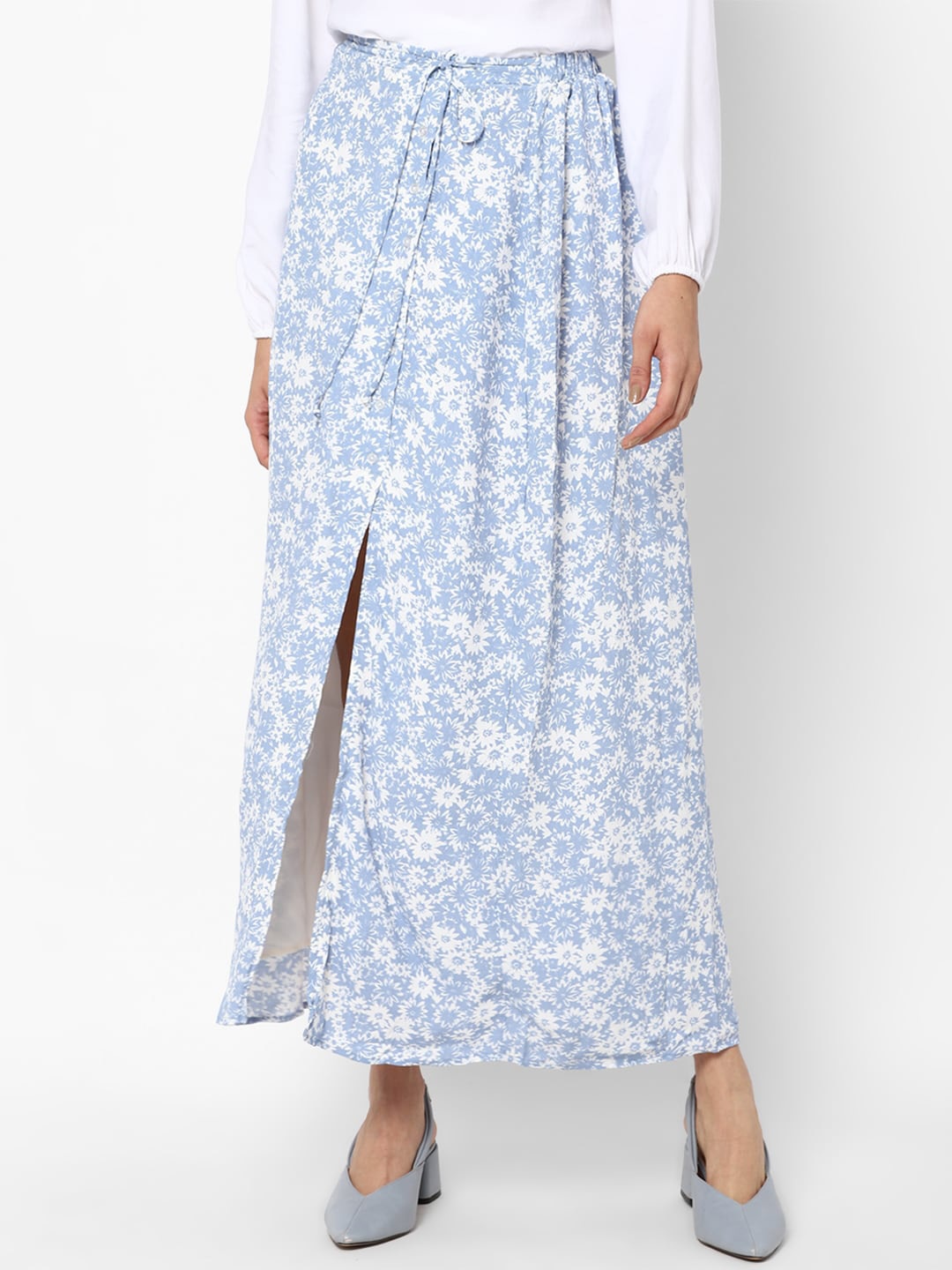 

AMERICAN EAGLE OUTFITTERS Women Blue & White Floral Printed A-Line Maxi Skirt