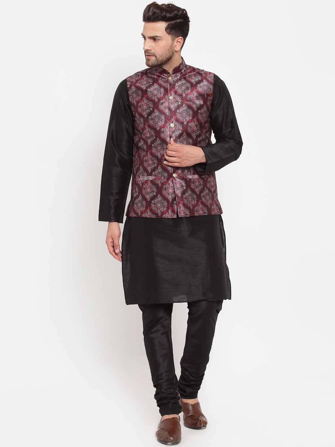 

KRAFT INDIA Men Black Kurta & Churidar with Printed Nehru Jacket