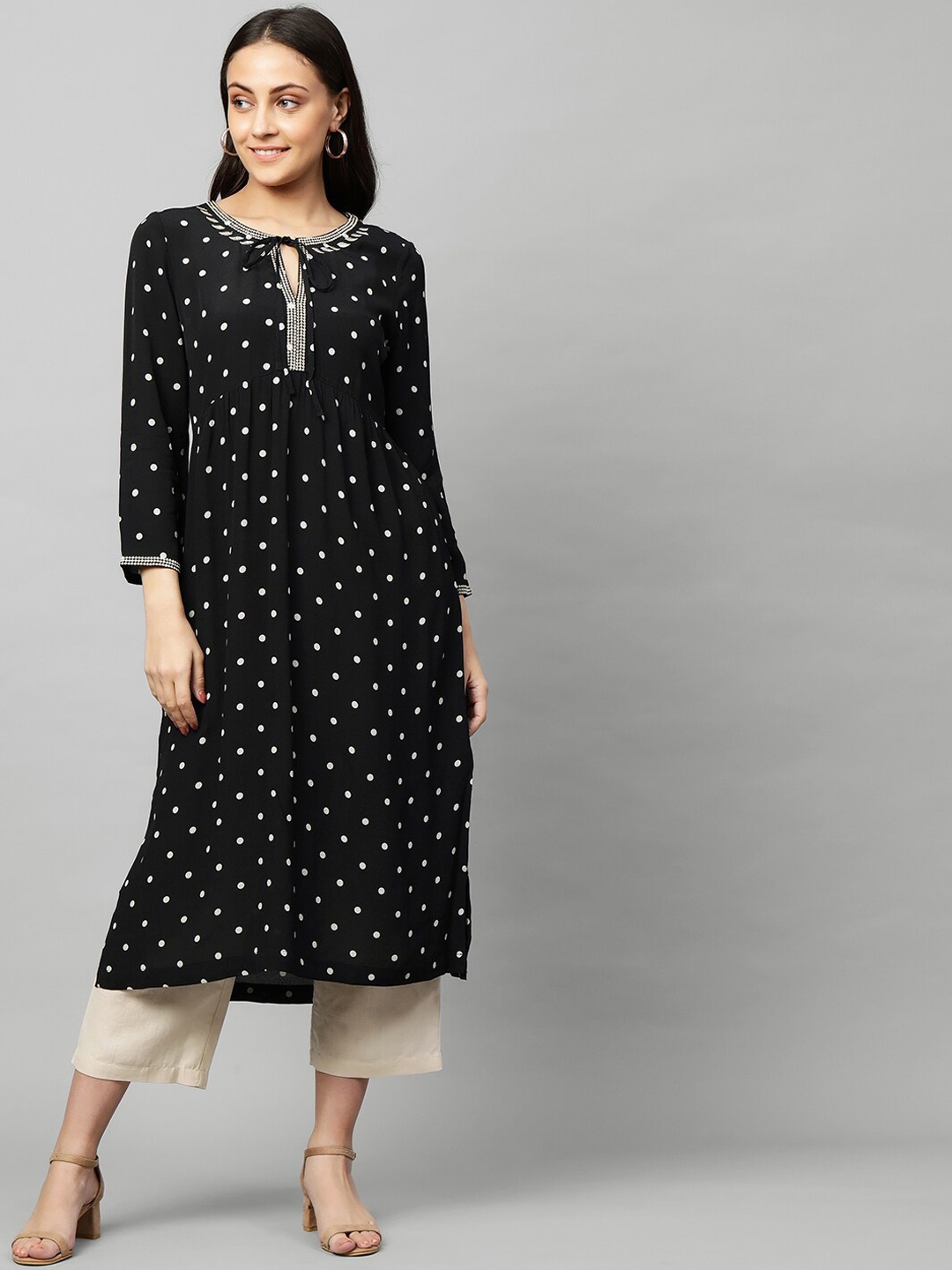 

Modern Indian by CHEMISTRY Women Black Printed Thread Work Kurta with Trousers