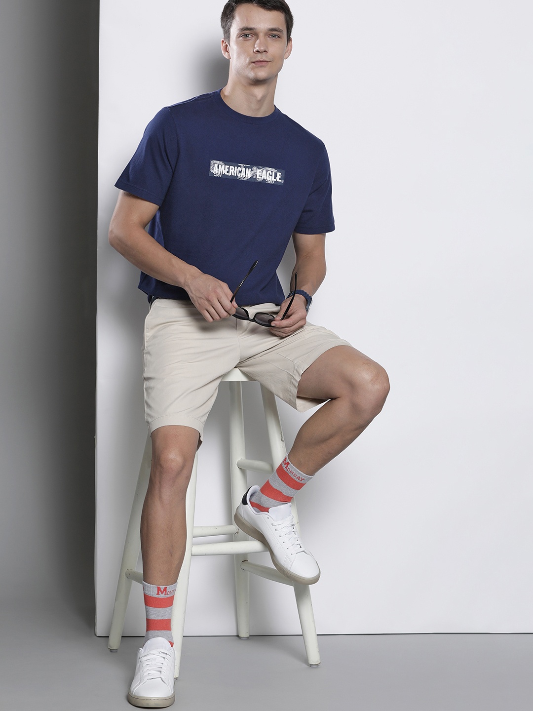 

AMERICAN EAGLE OUTFITTERS Men Navy White Pure Cotton Brand Logo Print Detail Pure Cotton T-shirt, Navy blue
