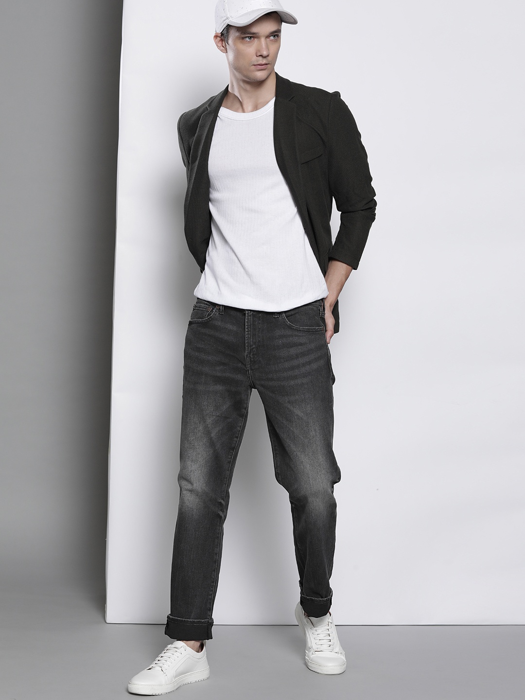 

AMERICAN EAGLE OUTFITTERS Men Black Straight Fit Light Fade Stretchable Jeans