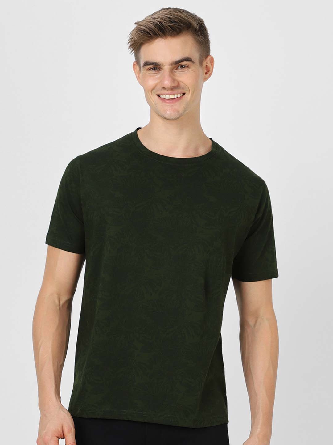 

Urbano Fashion Men Olive Green Printed Tropical Slim Fit T-shirt