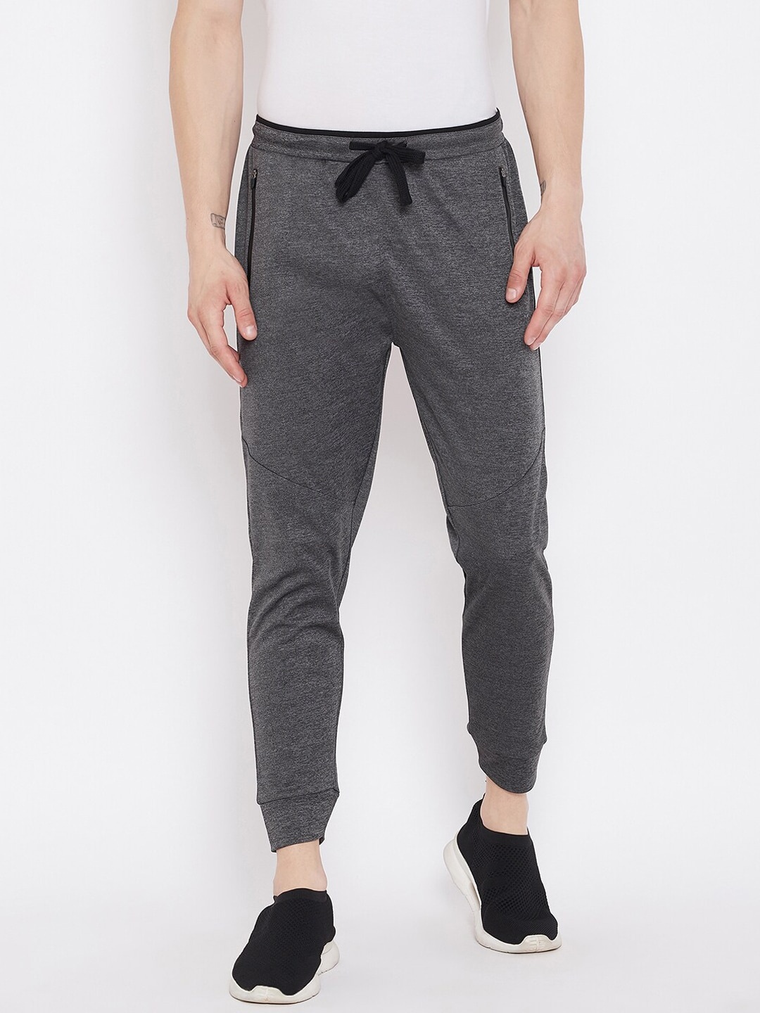 

Crimsoune Club Men Grey Solid Slim-Fit Joggers
