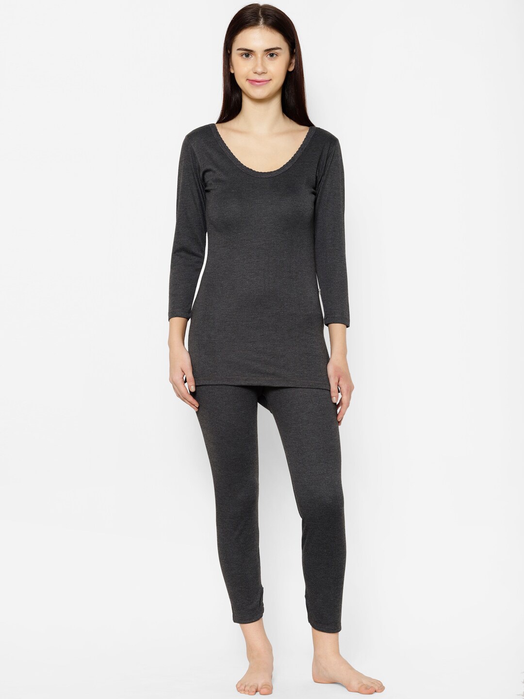 

MACK JONNEY Women Black Solid Thermal Set