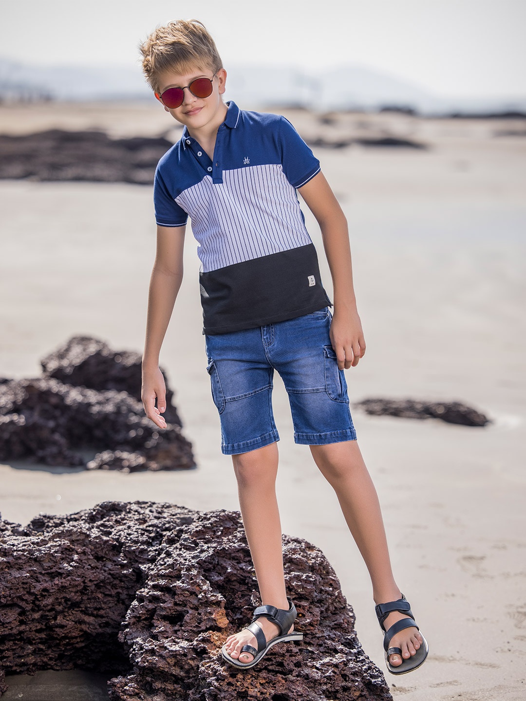 

Crimsoune Club Boys Blue & White Colourblocked Polo Collar T-shirt