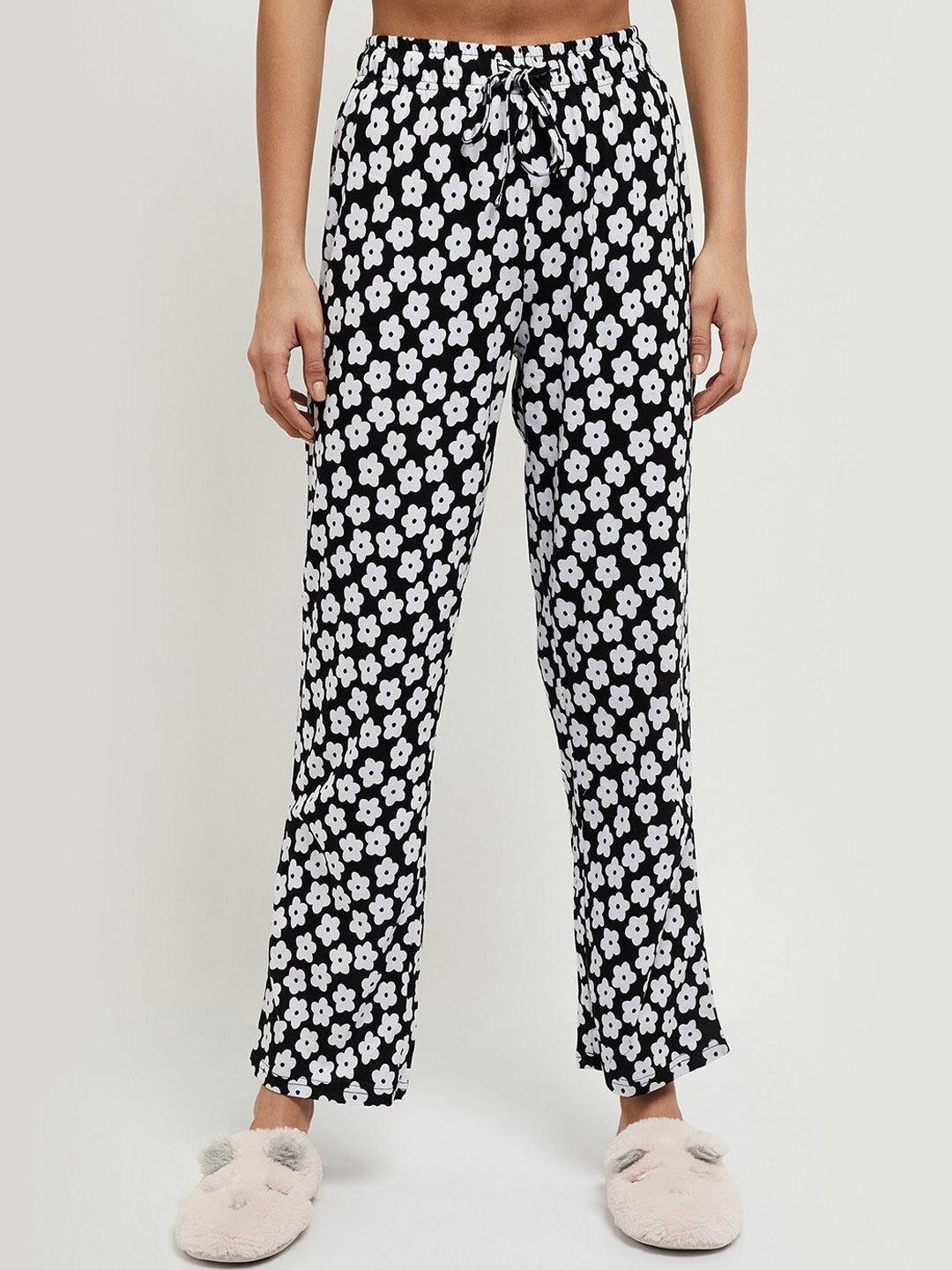 

max Women Black & White Printed Cotton Lounge Pants