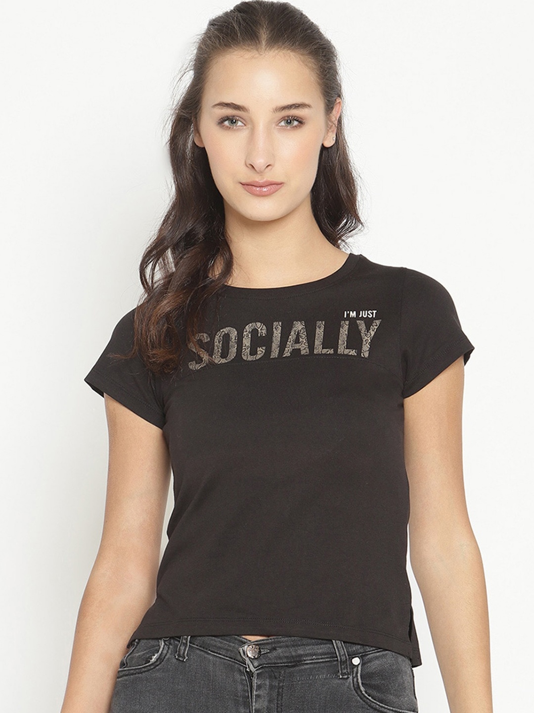 

METTLE Men Black & Beige Typography Printed T-shirt