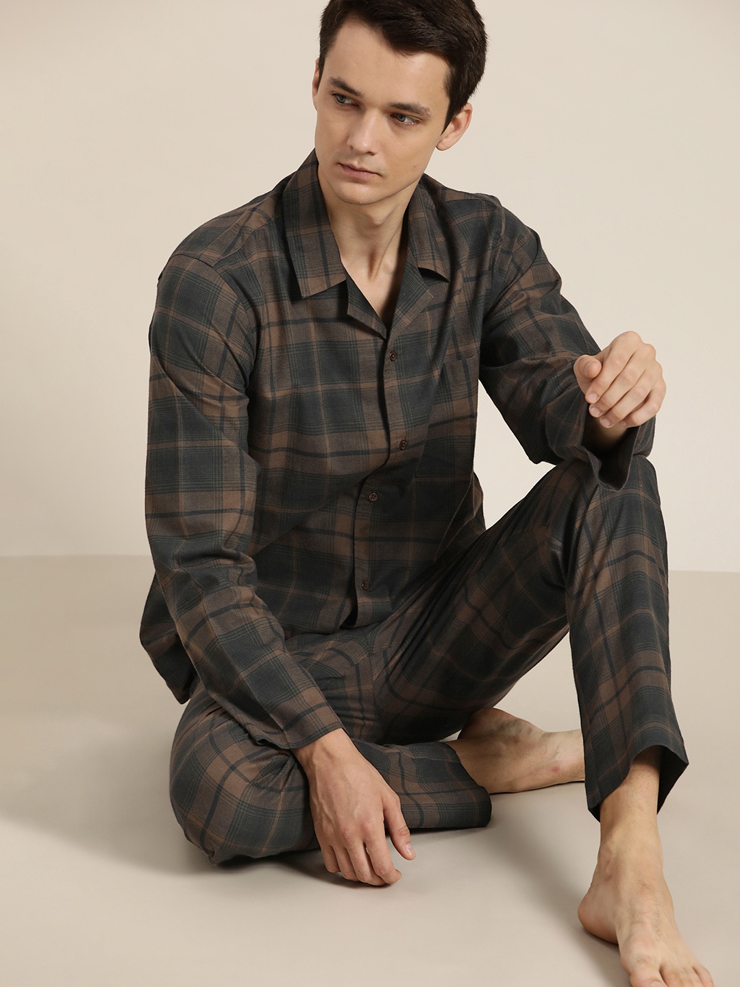 

ether Men Brown & Navy Blue Pure Cotton Checked Pyjama Set