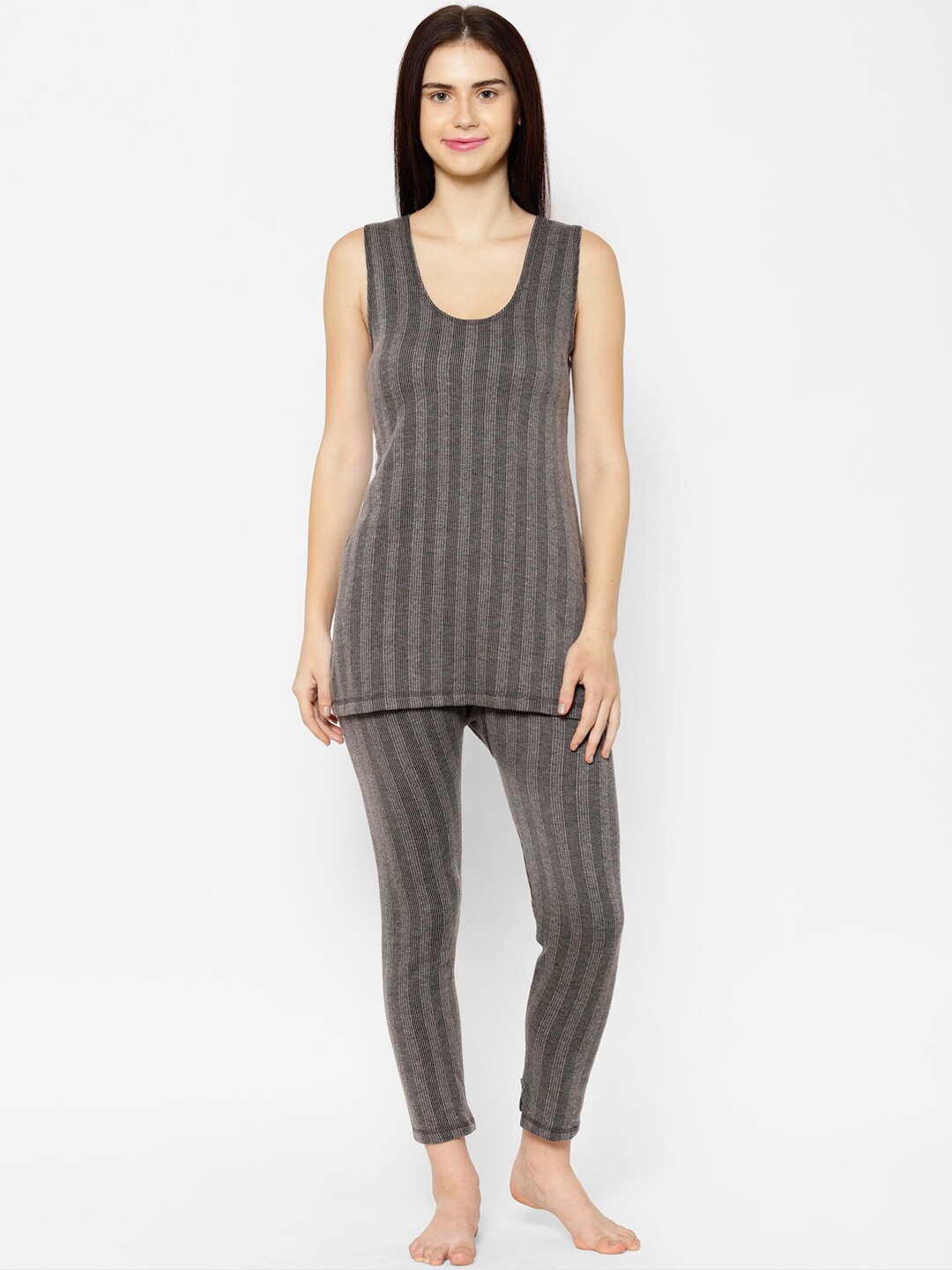 

VIMAL JONNEY Women Black & Grey Striped Thermal Set